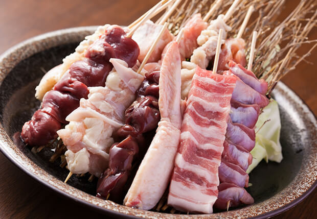 焼き師が一本一本丁寧に焼き上げるこだわりの炭火焼鳥